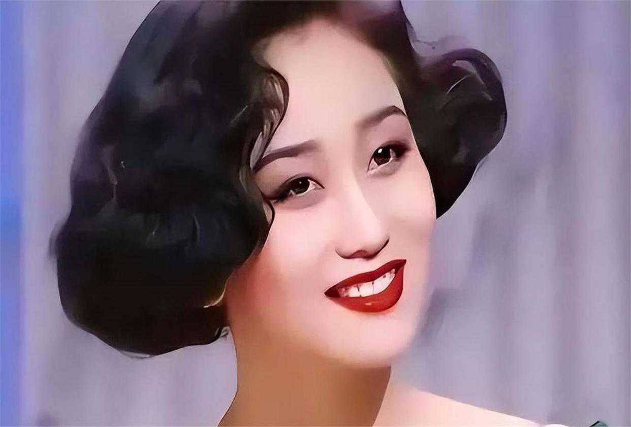 利智 61岁李连杰和63岁利智近照流出，年龄感明显，跟普通老年人没区别