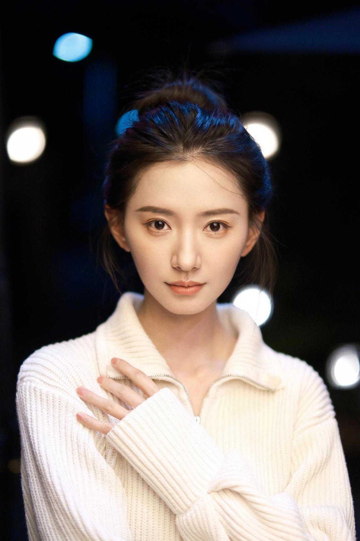 张婉莹 