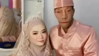 父亲基因太强大！一张“马脸”遗传三代！儿子另辟蹊径娶到美娇妻