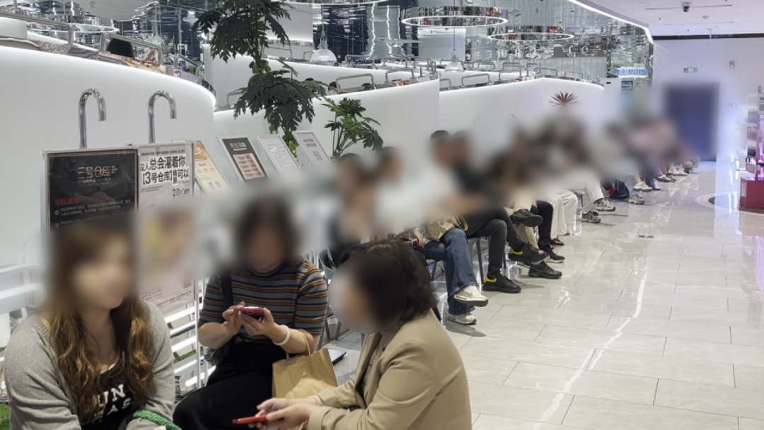 太疯狂！多家网红餐厅出现！警方已带走好几人