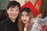 冯小刚女儿高中毕业！学费一年43万，徐帆常去陪读