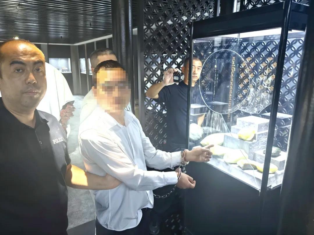 堪比电影！“蜘蛛人”从27楼索降至23楼盗走亿元玉石