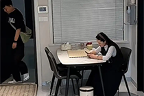 女子分享与丈夫相处现状：分床睡却不离婚，不问行程，也不嘘寒问暖