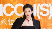 刘亦菲以全球品牌代言人出席晚宴，戴高级珠宝状态惊艳！