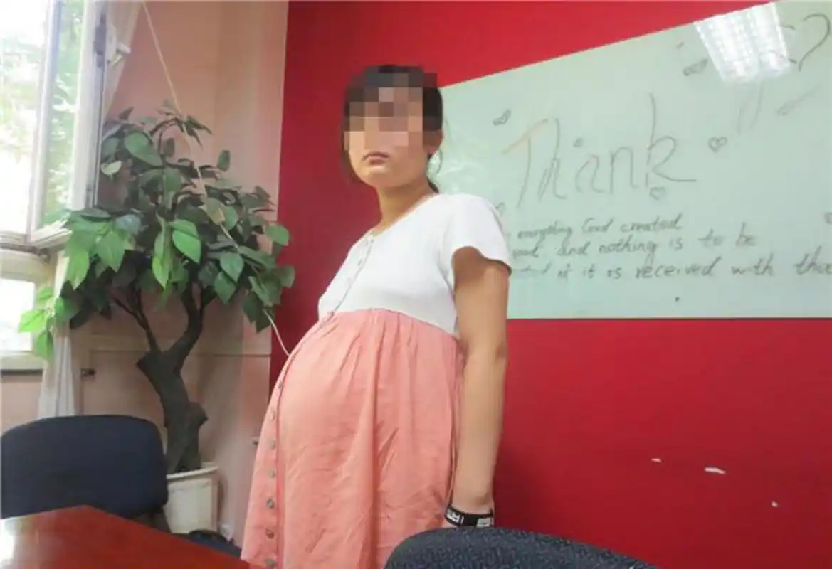 13岁女孩怀孕就诊，医生强制报告！老师应报未报被追责