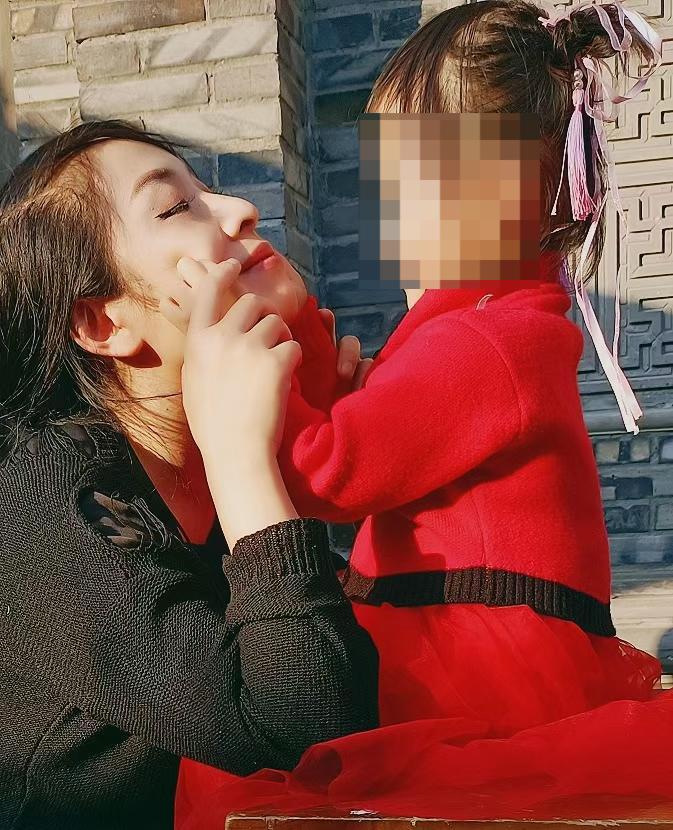 女子与网红男主播生娃，双方想送养孩子，被人家妻子告了