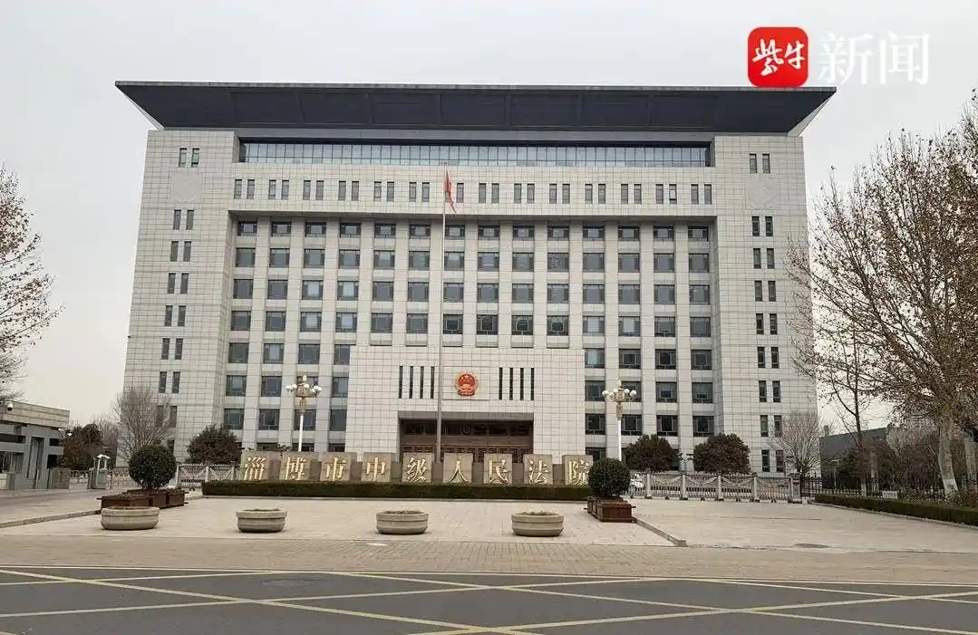 男子捉奸收2.5万元赔偿，被控敲诈勒索，改判无罪后起诉情夫返还赔款