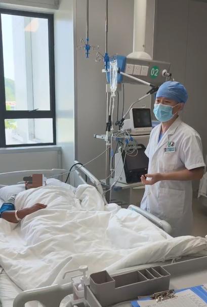 男子中暑“硬杠”，突发热痉挛进了ICU
