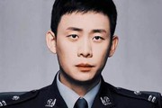 张译47岁白发出镜，脸部紧致不显老，网友直呼比沈腾还年轻
