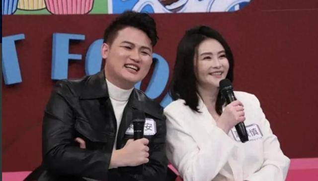 娱乐圈又炸了，48岁女星老公被曝骗财骗色，她曾流产5次不肯离婚 