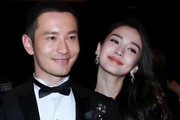 杨颖闪耀巴黎时装周，成功登顶热搜榜，精准选对舞台