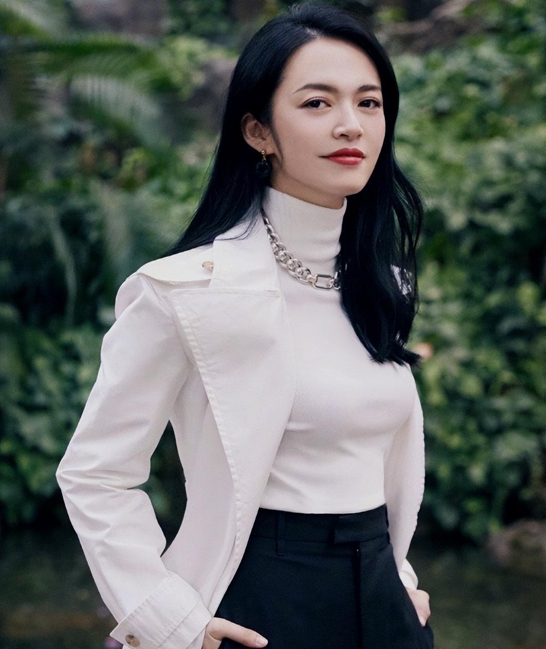 姚晨夫妻婚内双出轨，离婚11年惨前夫手撕！父母一夜白头