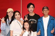 董璇张维伊大同婚宴现场照曝光，挨桌给人敬酒，佟丽娅关悦等出席
