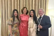 李湘带王诗龄参加英国贵族晚宴，托举养娃引争议，合影不等于资源
