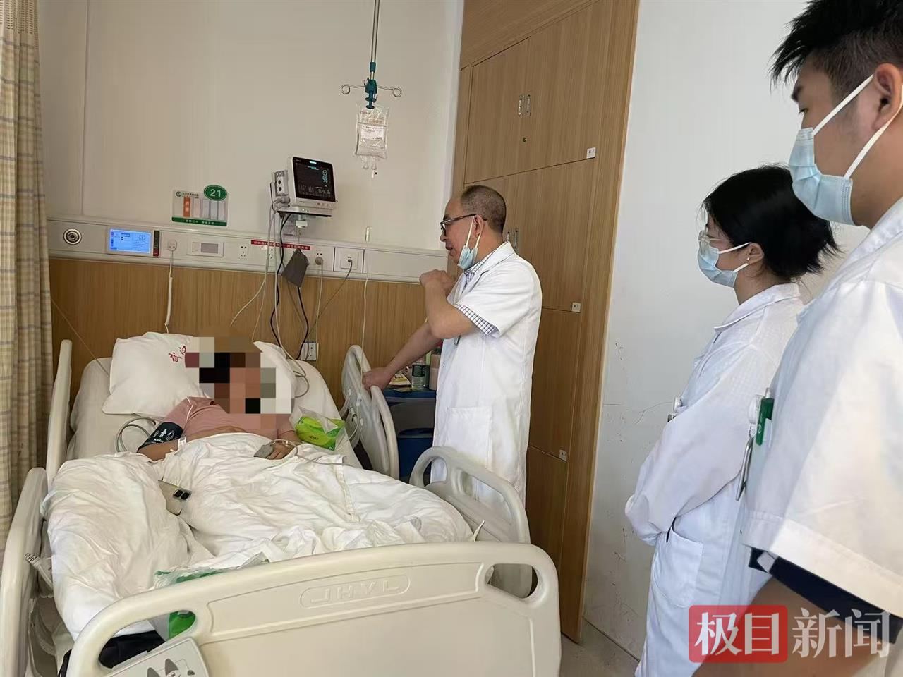 高强度跳操配小龙虾夜宵，年轻女子出现“酱油尿”