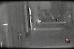 上海一宅男和已婚女约会 3 个月欠 20 万，被拒后在 KTV 欲掐死对方
