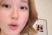 赵露思直播自曝内幕，娱乐圈荒唐现状被撕开：明星光环下的黑色幽默
