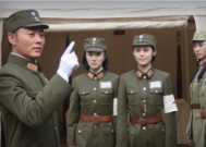 美女军官嫁师长,4年后称:丈夫是巫师,给我下“降头术”