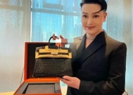 人民日报怒批!高调炫富、偷税749万封禁后又来"割韭菜"