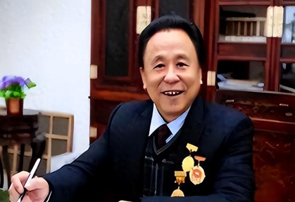 包养了10位情妇，睡觉靠“翻牌”，生下11个私生子，75岁还在拼命生娃！
