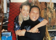 大师为几十名女星“开光”,一丝不挂用酒画符,场面炸裂!