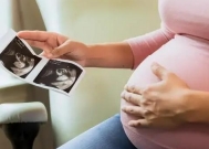 女子8万卖掉两个儿子,打赏男主播,与多人交往不知生父是谁