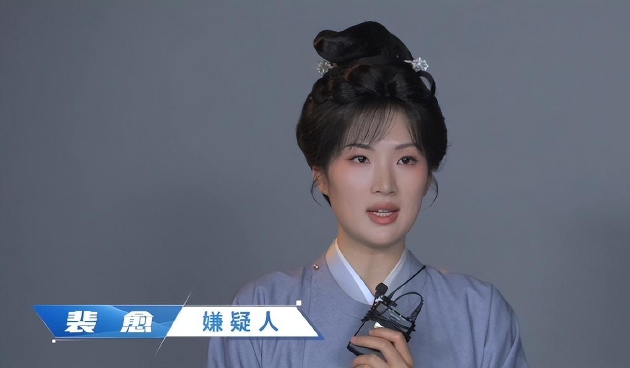 姚安娜首次挑战古装戏，标志性刘海造型引热议，坦言前期做了诸多准备：不同场合礼仪、走路姿势都用心打磨