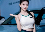 车模界“劳斯莱斯”:她颜值身材双绝,堪称“人间尤物”