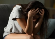 男子冒充外卖员入户,与女主播发生关系,女子哭诉:还带道具