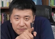 张雪峰去世后,私生活越扒越有,2大爱好成催命符,名下无房