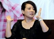 她是国家一级演员,车内激吻出轨小鲜肉,丈夫却坚决不离婚