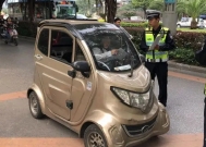 70岁以后还能骑什么车?交警明确:5种车随便骑!不限年龄