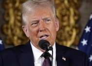 双航母封锁伊朗,美对华摊牌:中国船不许过,要买石油找美国