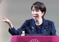 高市开始反击:召见中国大使后,日本又爆发一个噩耗