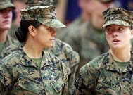 美国每一艘航母上,都要带足大量女兵?她们在航母上都干什么