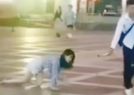杭州女大学生地铁“奴性”事件遭疯传,网友:不堪入目!