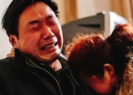 一巴掌代价!公交车上大妈打晕患癌小伙,断送退休幸福生活
