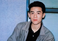 比梁朝伟还纯洁的男神!今面瘫口歪,疑似被两巨星掌掴后遗症